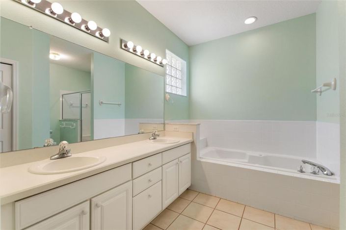 Image No.30-2 Bed Property for sale