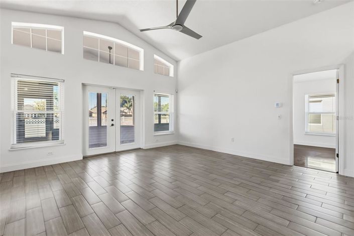 Image No.10-3 Bed Property for sale