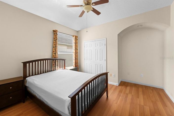 Image No.18-3 Bed Property for sale