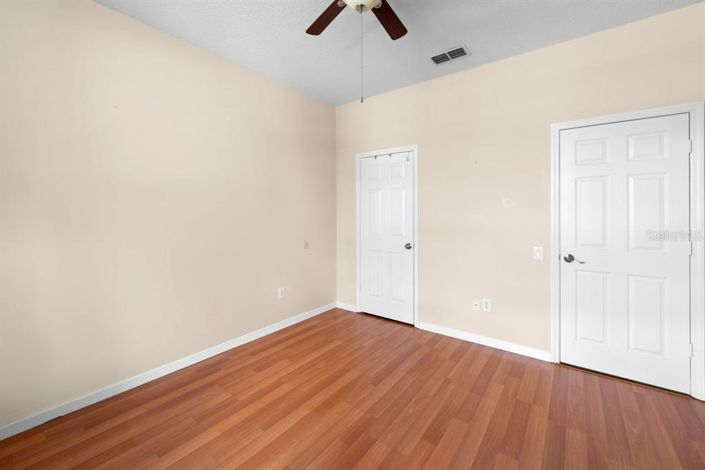 Image No.19-3 Bed Property for sale