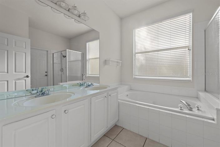 Image No.25-3 Bed Property for sale