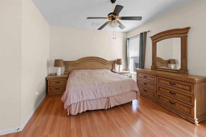 Image No.26-3 Bed Property for sale