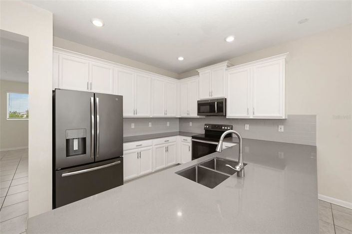 Image No.14-3 Bed Property for sale