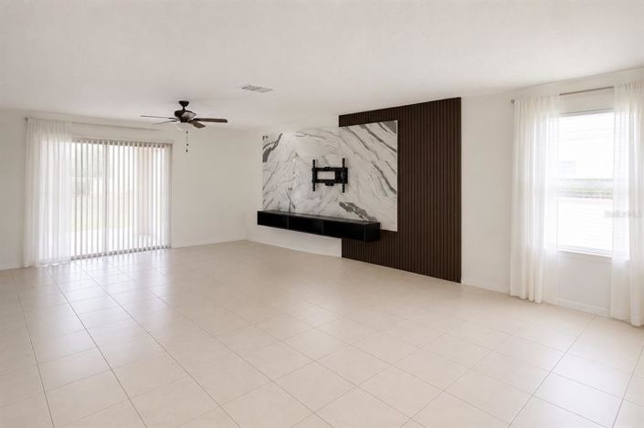 Image No.3-4 Bed Property for sale