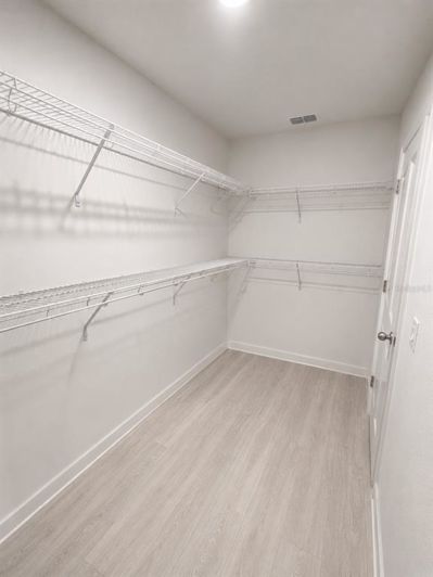 Image No.7-4 Bed Property for sale