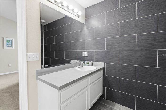 Image No.27-3 Bed Property for sale