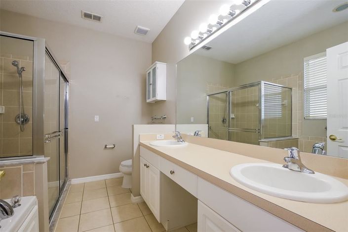 Image No.19-3 Bed Property for sale