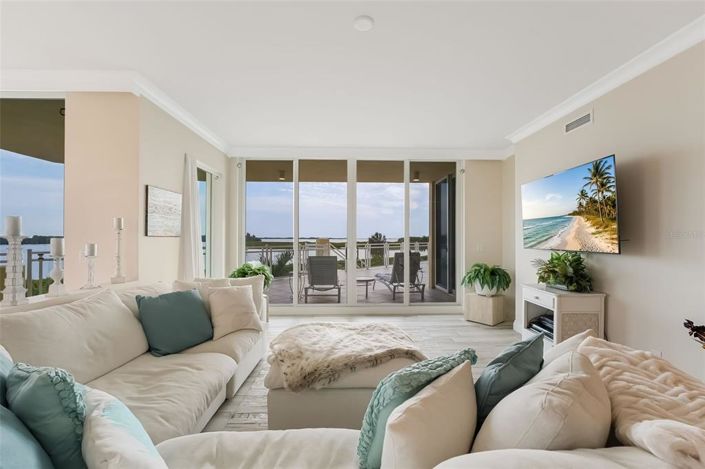 Image No.11-3 Bed Property for sale