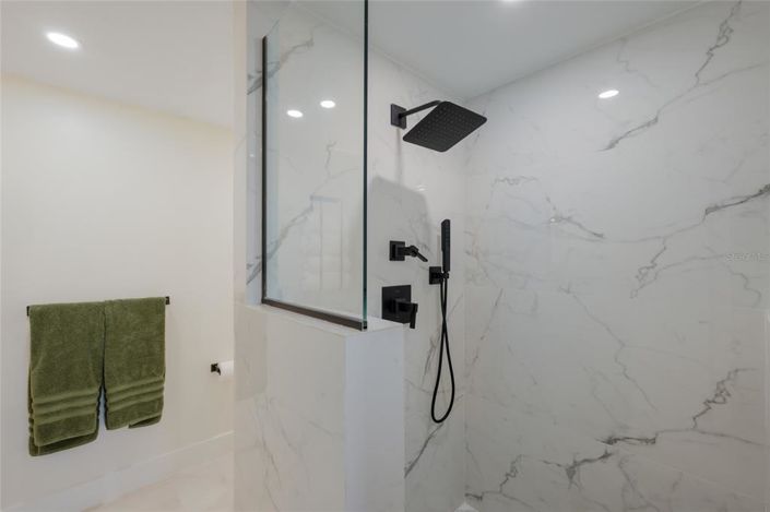 Image No.23-3 Bed Property for sale