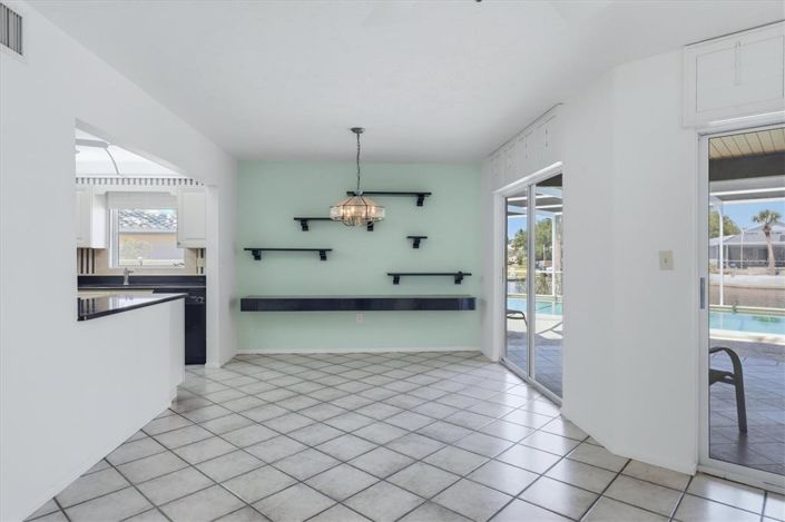 Image No.9-Propriété de 2 chambres à vendre à Sarasota