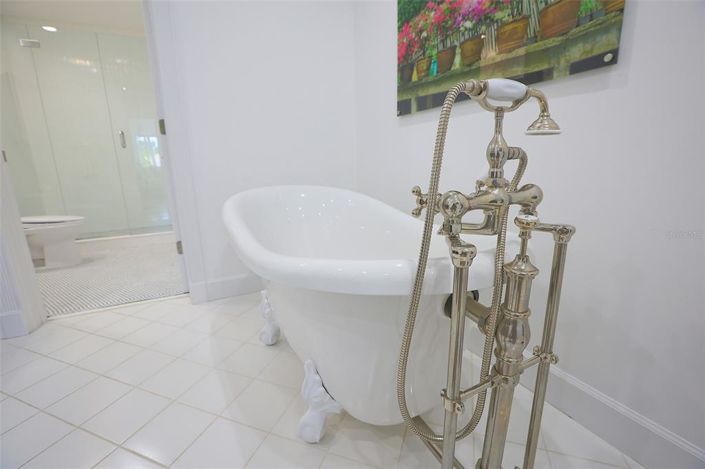 Image No.49-4 Bed Property for sale