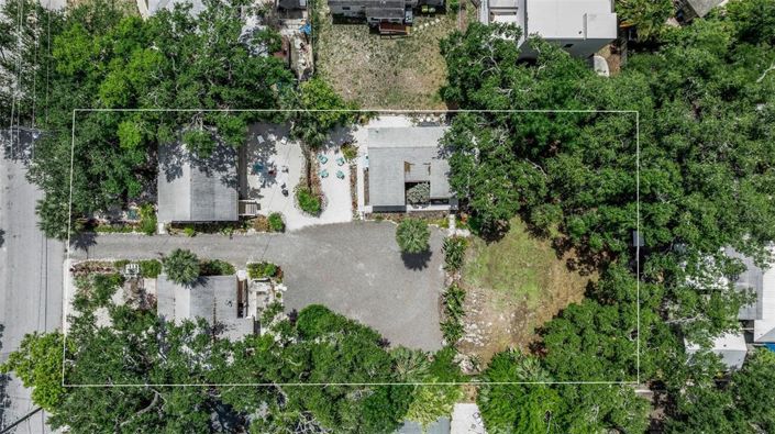 Image No.2-Propriété de 8 chambres à vendre à Sarasota