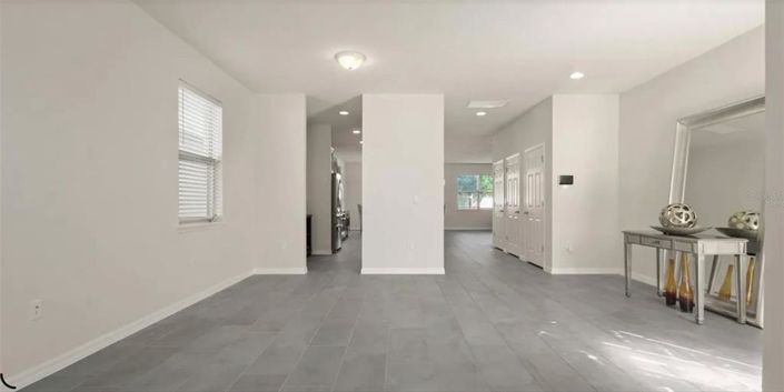 Image No.2-4 Bed Property for sale