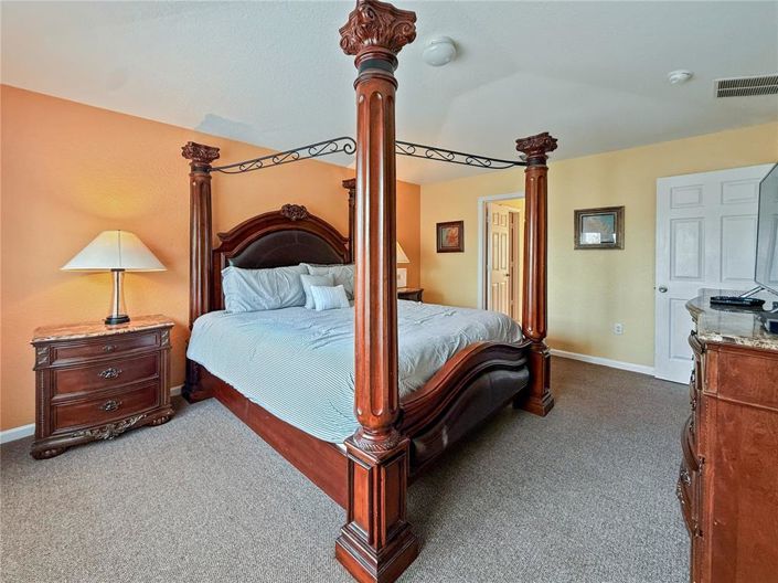 Image No.17-6 Bed Property for sale