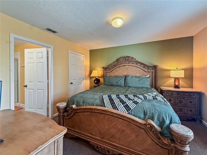 Image No.20-6 Bed Property for sale