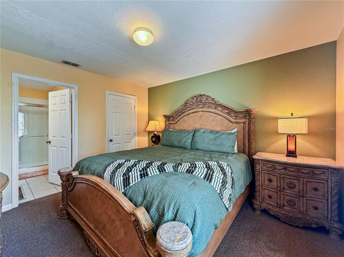 Image No.21-6 Bed Property for sale
