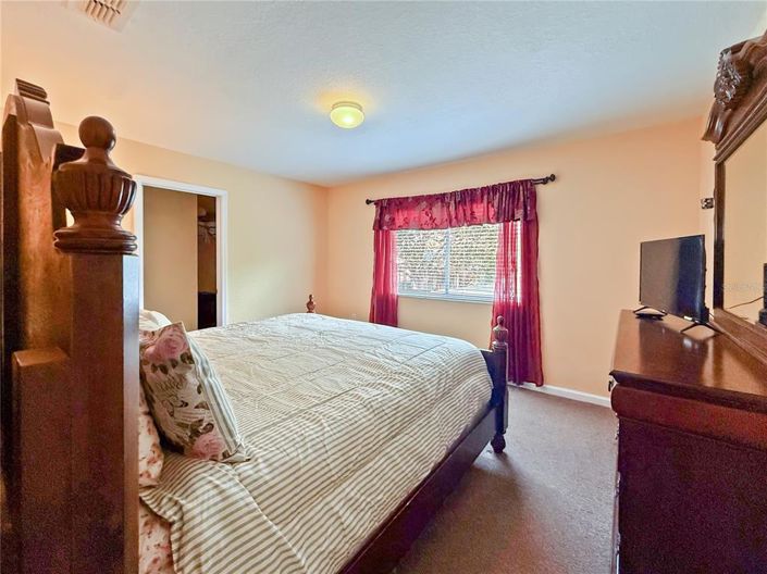 Image No.25-6 Bed Property for sale