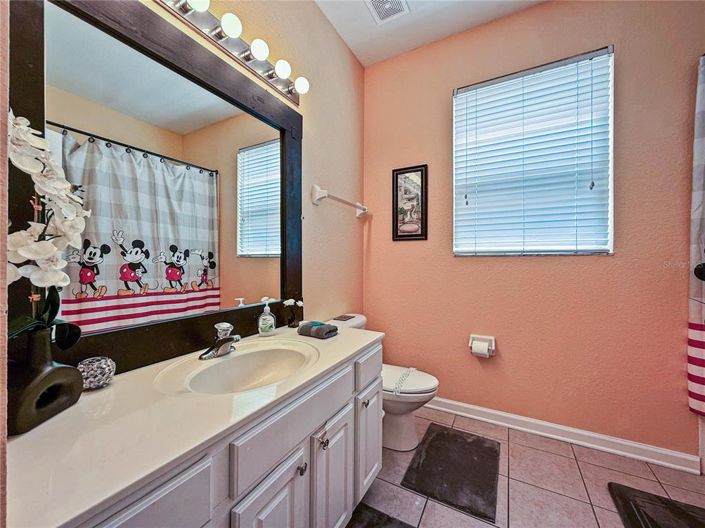 Image No.28-6 Bed Property for sale