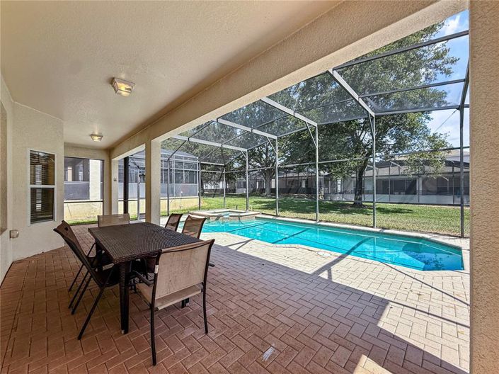 Image No.36-6 Bed Property for sale