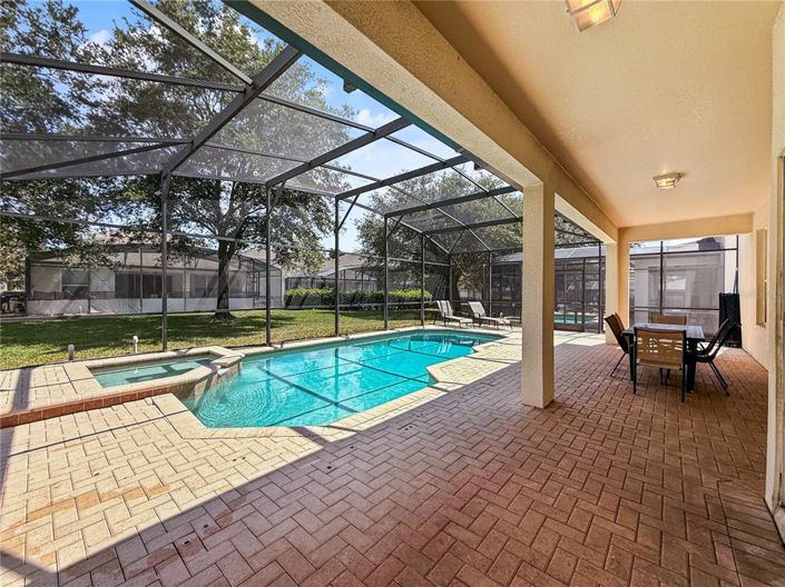 Image No.4-6 Bed Property for sale