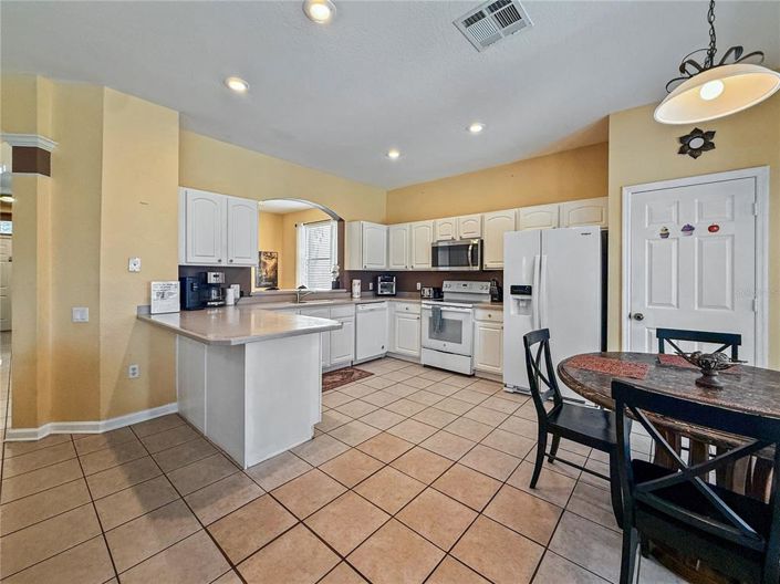 Image No.7-6 Bed Property for sale