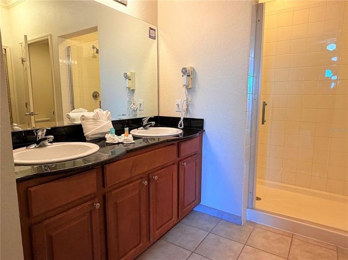 Image No.14-Propriété de 4 chambres à vendre à Orlando