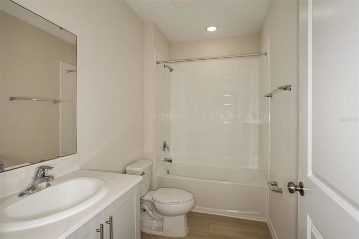 Image No.16-5 Bed Property for sale