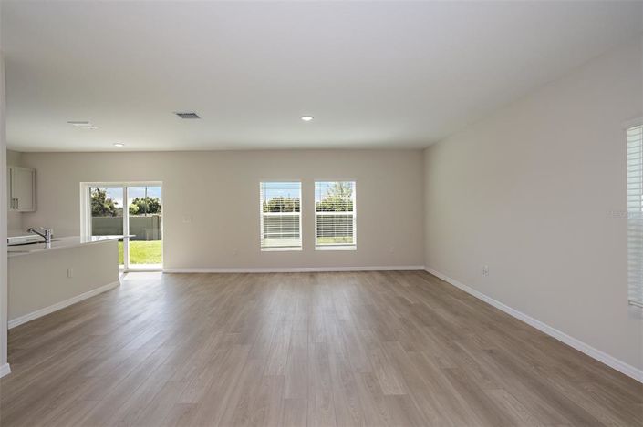 Image No.3-5 Bed Property for sale