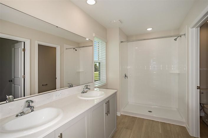 Image No.7-5 Bed Property for sale