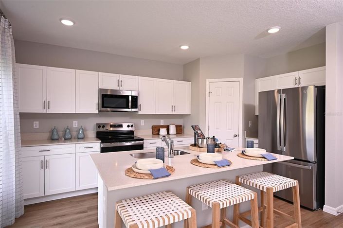 Image No.2-5 Bed Property for sale