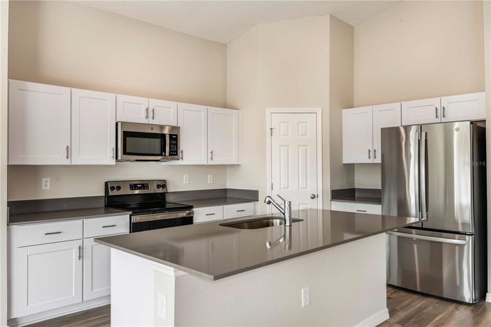 Image No.2-4 Bed Property for sale