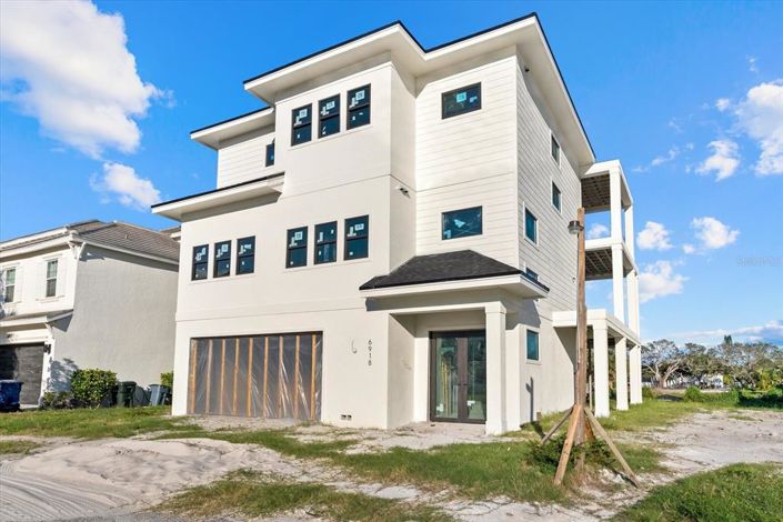 Image No.30-4 Bed Property for sale