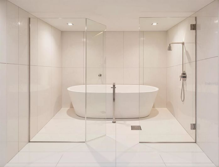 Image No.7-5 Bed Property for sale
