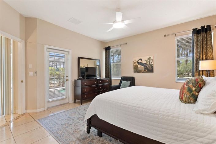 Image No.28-5 Bed Property for sale