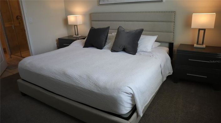Image No.17-2 Bed Property for sale