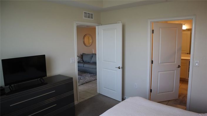 Image No.18-2 Bed Property for sale