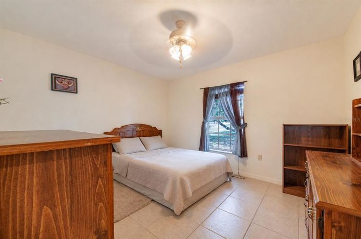 Image No.15-2 Bed Property for sale