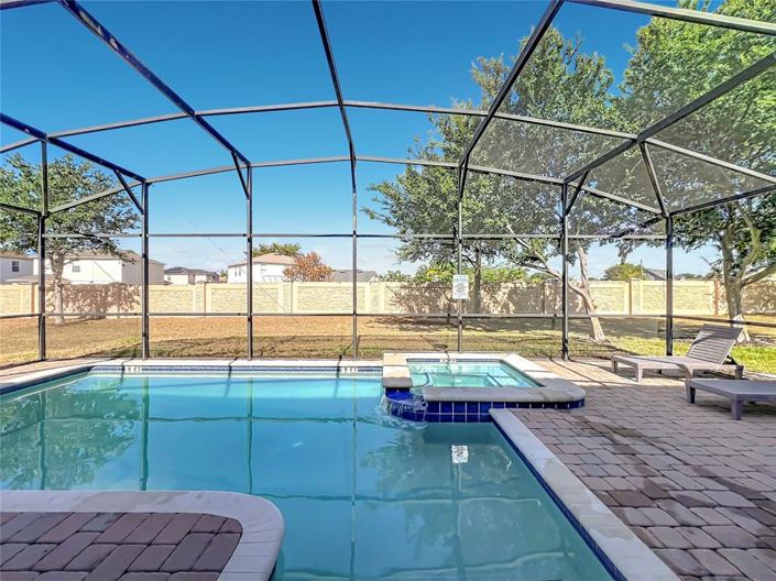 Image No.27-8 Bed Property for sale