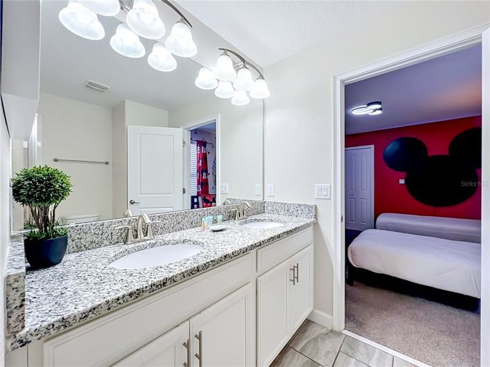 Image No.42-8 Bed Property for sale