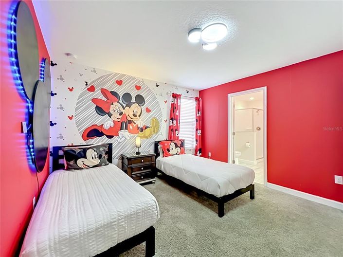 Image No.44-8 Bed Property for sale