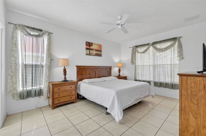 Image No.23-6 Bed Property for sale