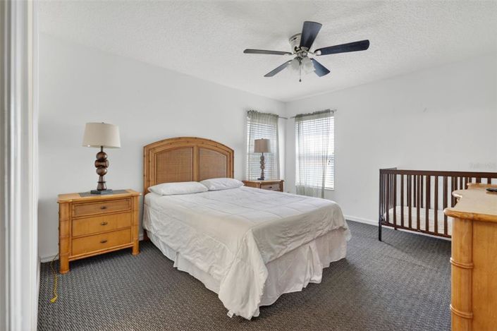 Image No.42-6 Bed Property for sale
