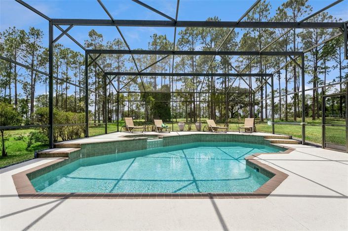 Image No.2-5 Bed Property for sale
