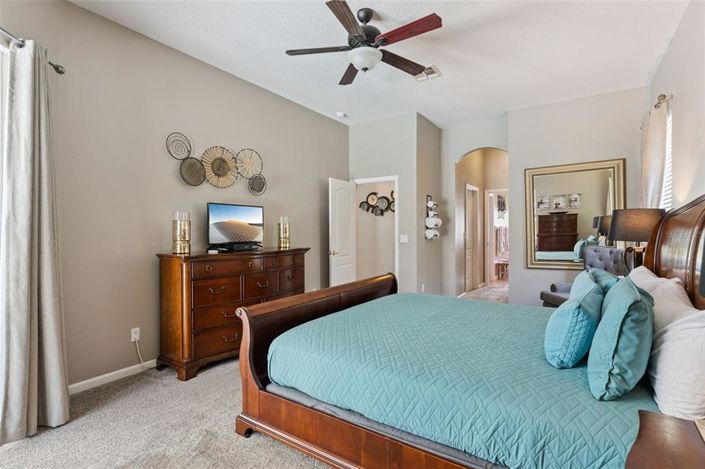 Image No.20-5 Bed Property for sale