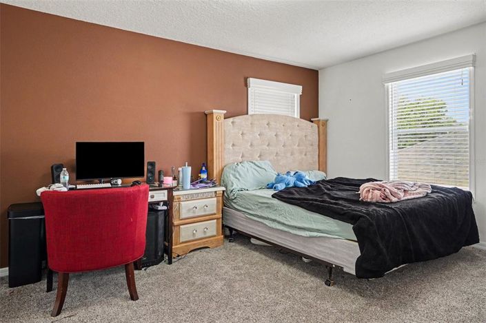 Image No.6-5 Bed Property for sale