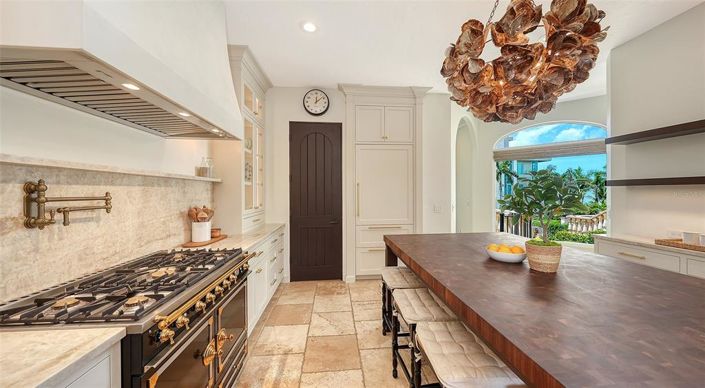 Image No.23-3 Bed Property for sale