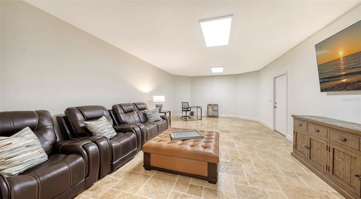 Image No.48-3 Bed Property for sale
