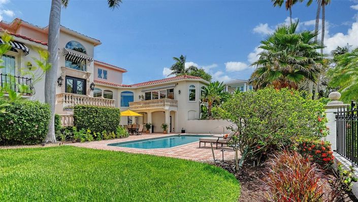 Image No.56-3 Bed Property for sale
