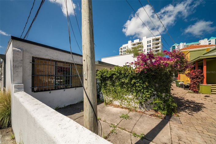 Image No.18-3 Bed Property for sale