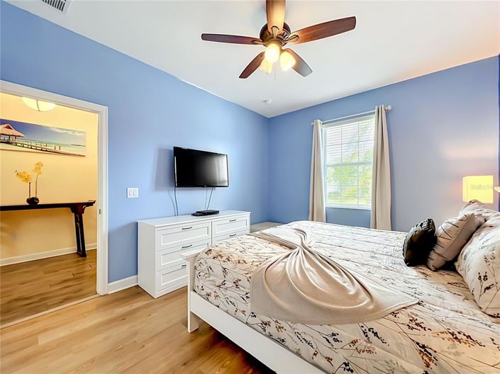 Image No.27-8 Bed Property for sale